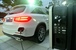 El híbrido GLC 350e de Mercedes-Benz,  la principal atracción de Pinamar