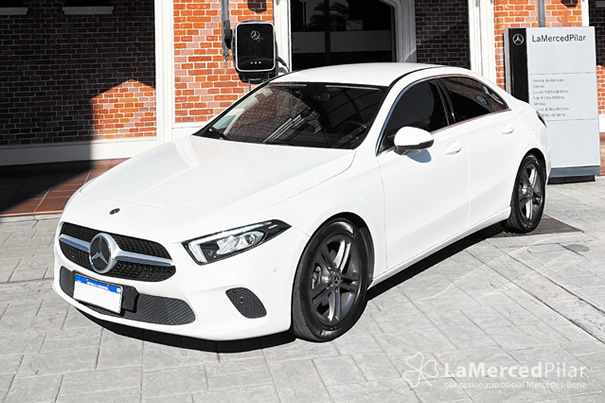 A 200 Progressive Sedán